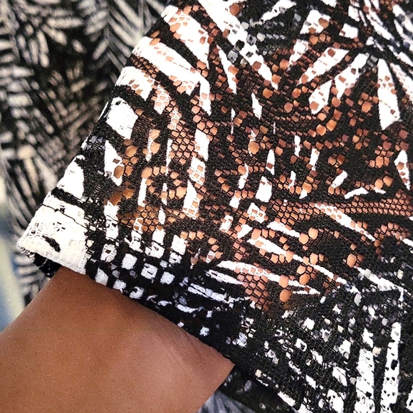 Mario Serrani Italy Light weight Beach/ Pool cover up Black & White size Small - Picture 5 of 6